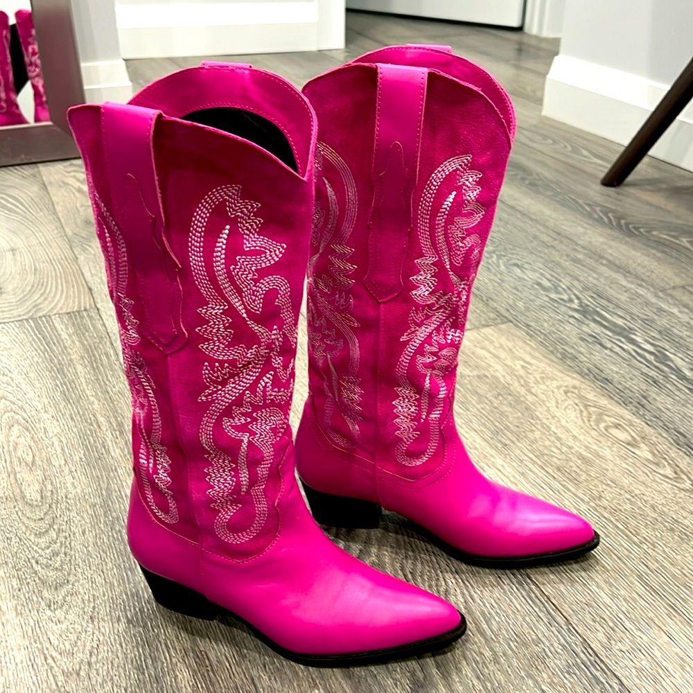 Genuine Leather pink cowboy boots. Size 37